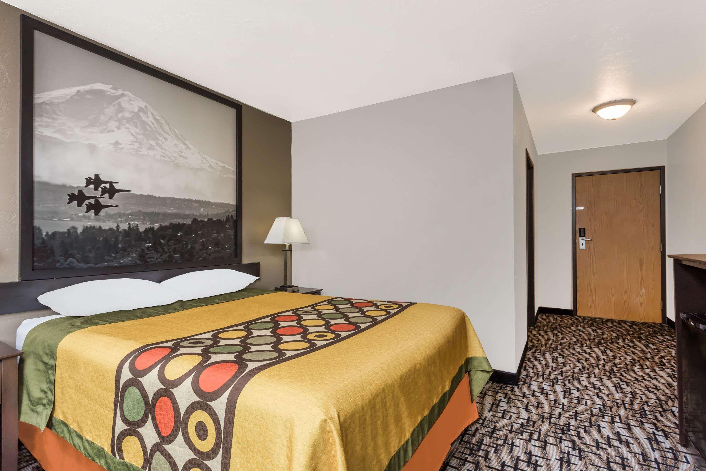 Super 8 By Wyndham Bremerton Exterior photo