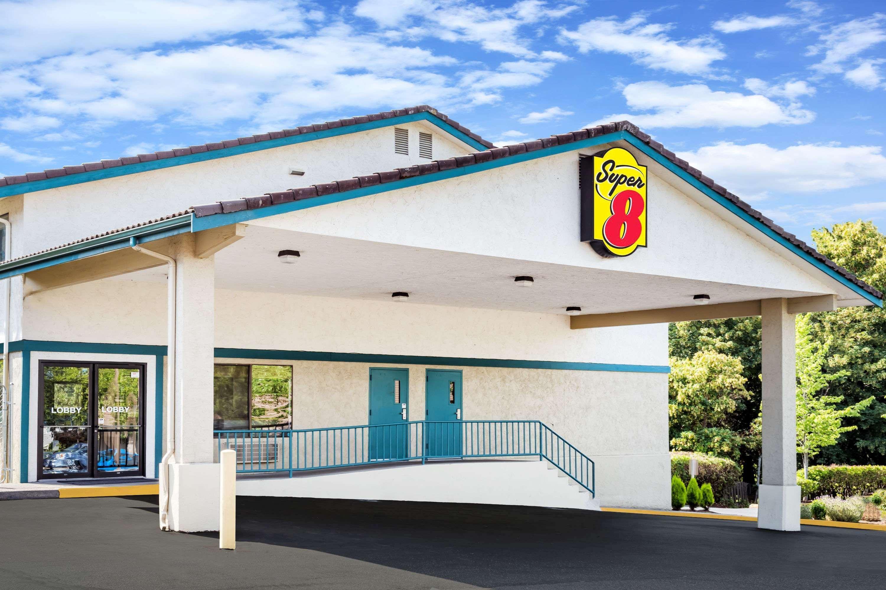 Super 8 By Wyndham Bremerton Exterior photo